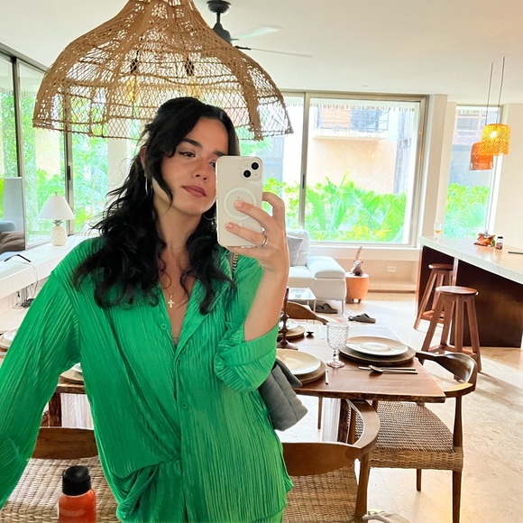 Meet your Posher, Cecilia - Picture 1 of 1